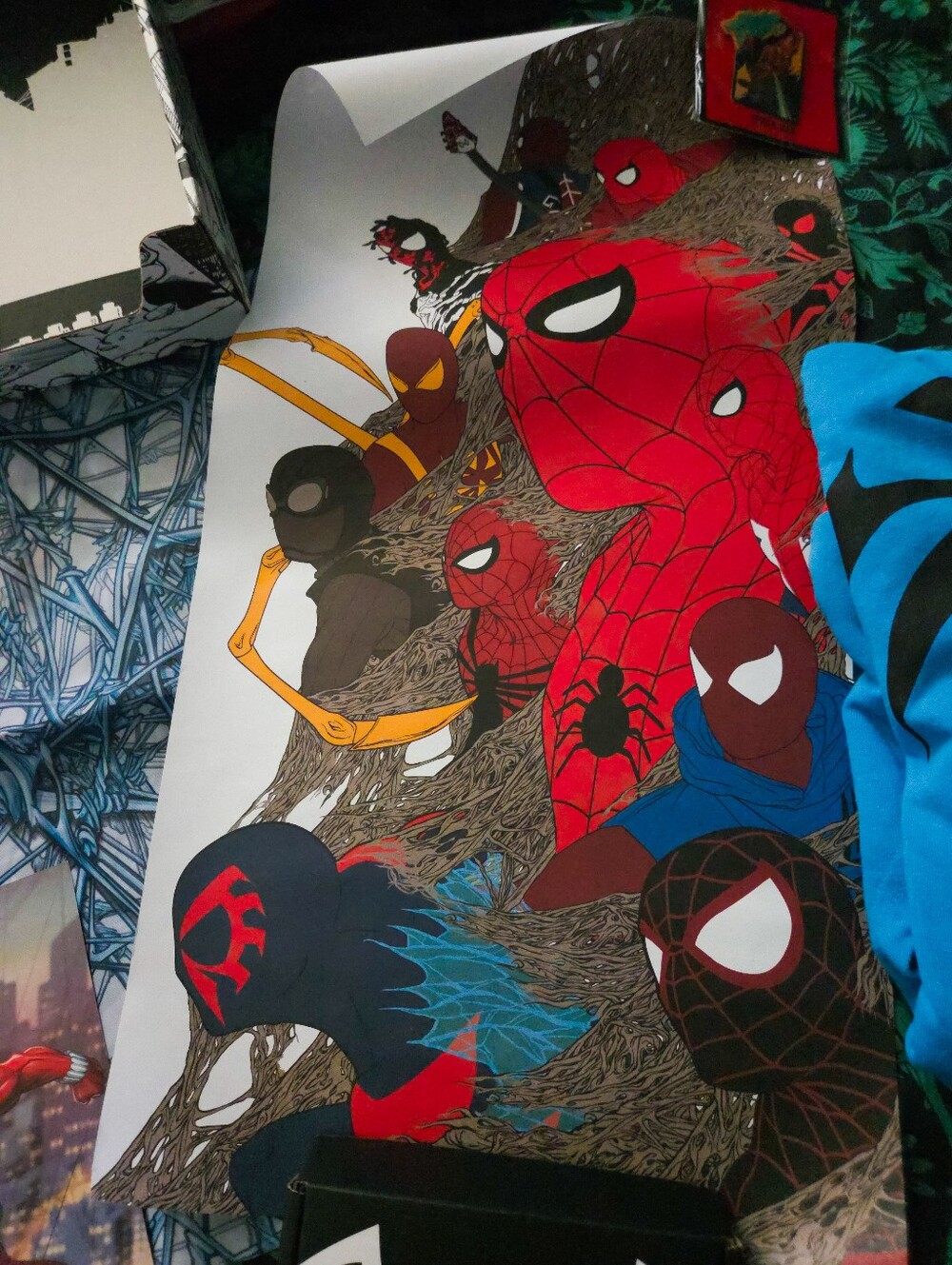 Loot Crate Marvel Gear And Goods Crate Sept 2018 - Picture 5 of 15